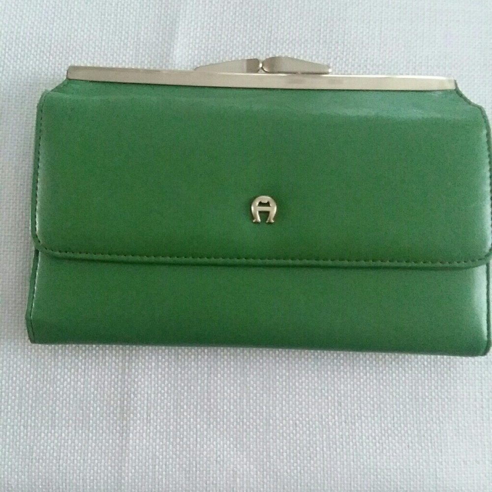 Etinne Agner leather vintage green wallet
